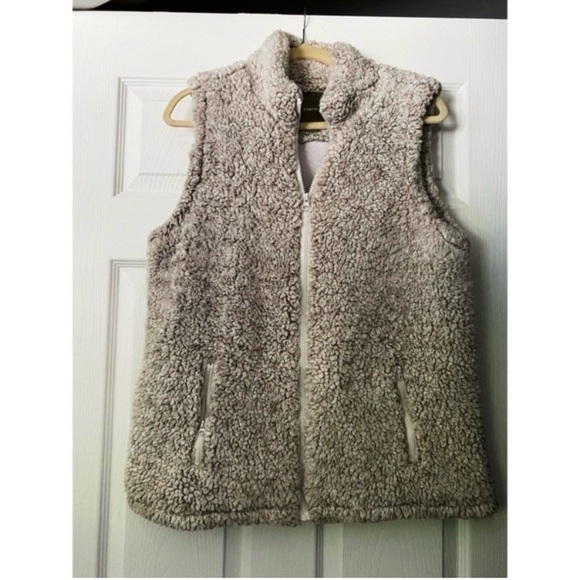 MAURICES Grey Soft Sherpa Fuzzy Vest - Picture 3 of 5